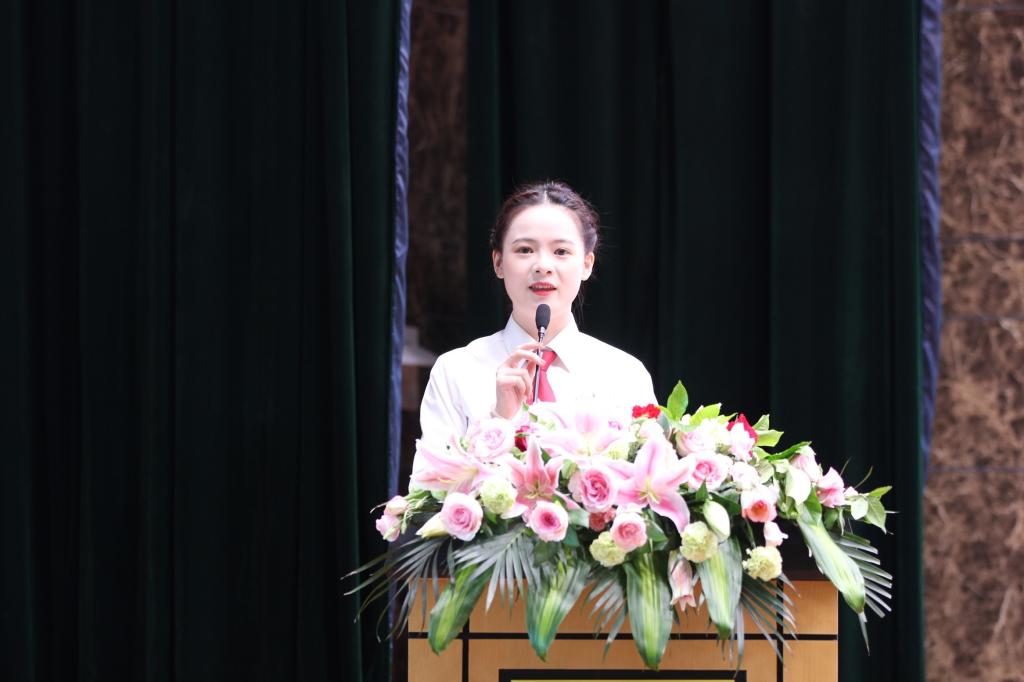 讲春梅故事 学英模精神 育法学新人——湘潭大学与邵阳法院联合开展读书报告会·座谈会 讲春梅故事 学英模精神 育法学新人——湘潭大学与邵阳法院联合开展读书报告会·座谈会