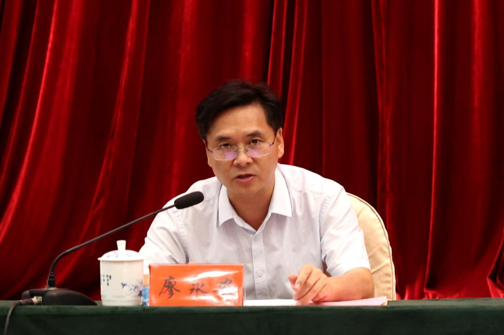 讲春梅故事 学英模精神 育法学新人——湘潭大学与邵阳法院联合开展读书报告会·座谈会 讲春梅故事 学英模精神 育法学新人——湘潭大学与邵阳法院联合开展读书报告会·座谈会